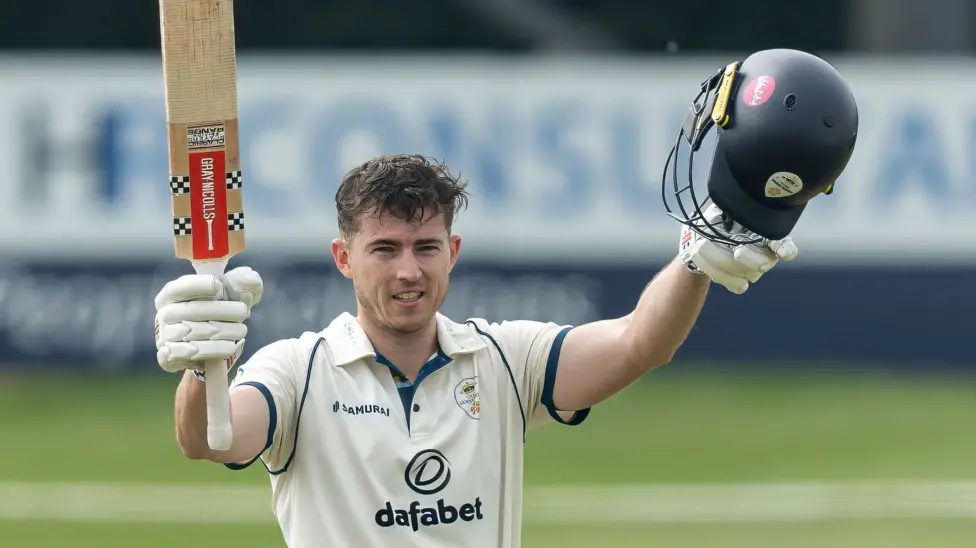 Andersson's unbeaten 129 rescues Derbyshire against Kent