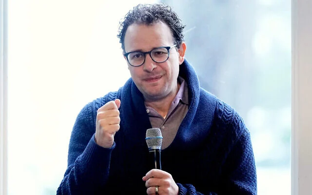 Anthropic CEO calls for slower AI development as industry concerns grow