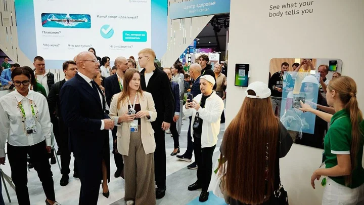 Russia’s AI assistant draws over 10,000 users at Yekaterinburg youth festival